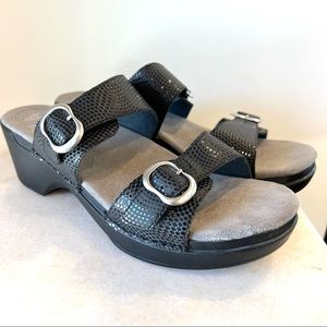 Like New! Womens Dansko Sophie Heeled Two Strap Adjustable Buckle Comfort Sandal